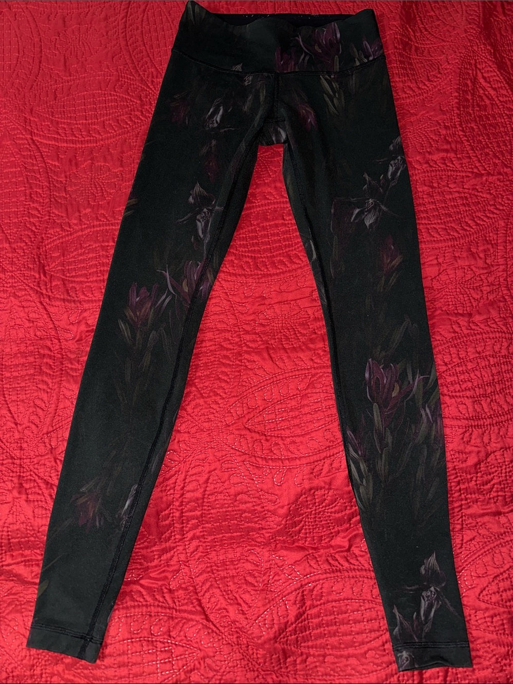 Lululemon black  Floral Print Leggings size 6
